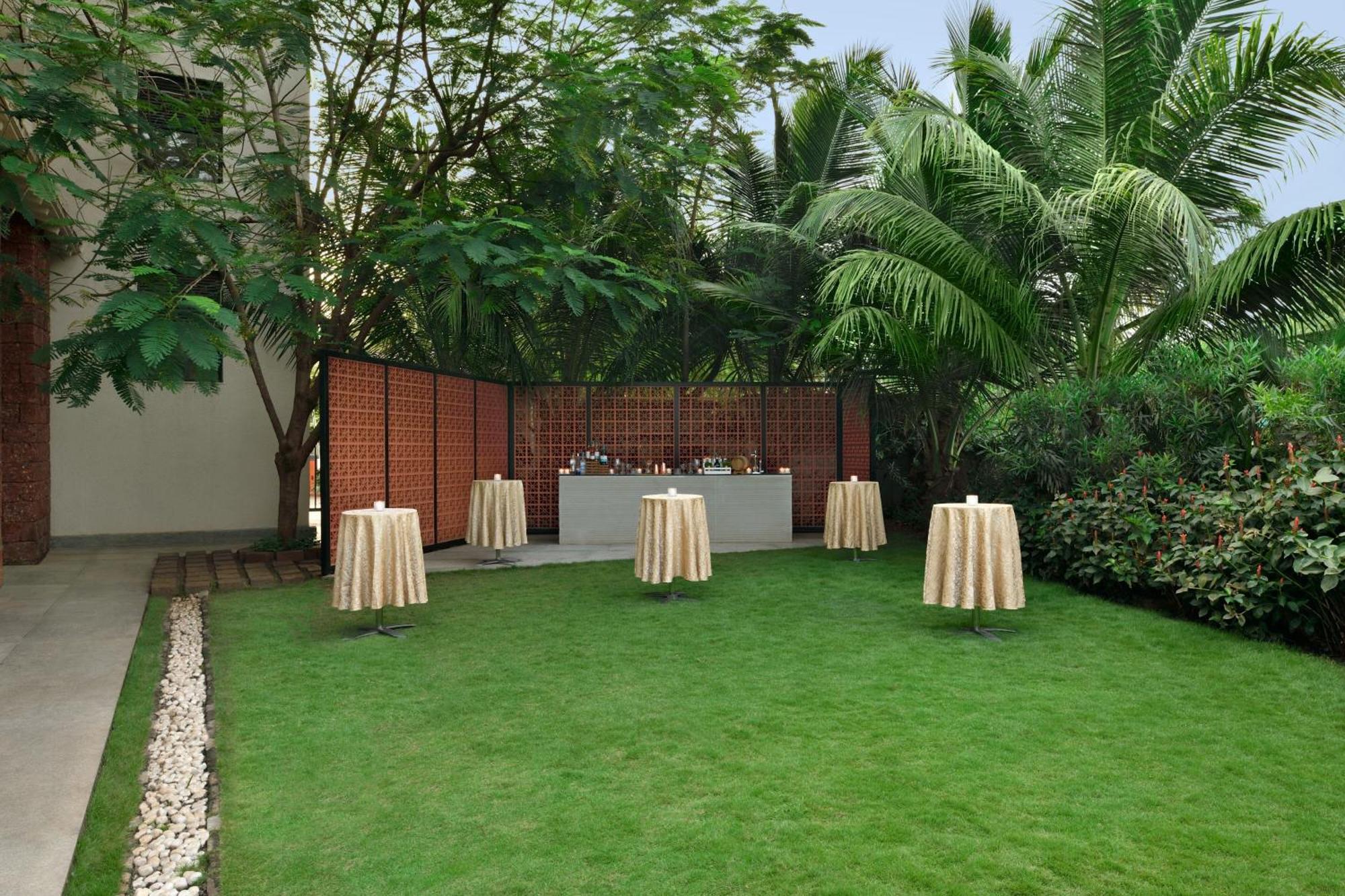 The Westin Goa Hotell Anjuna Exteriör bild