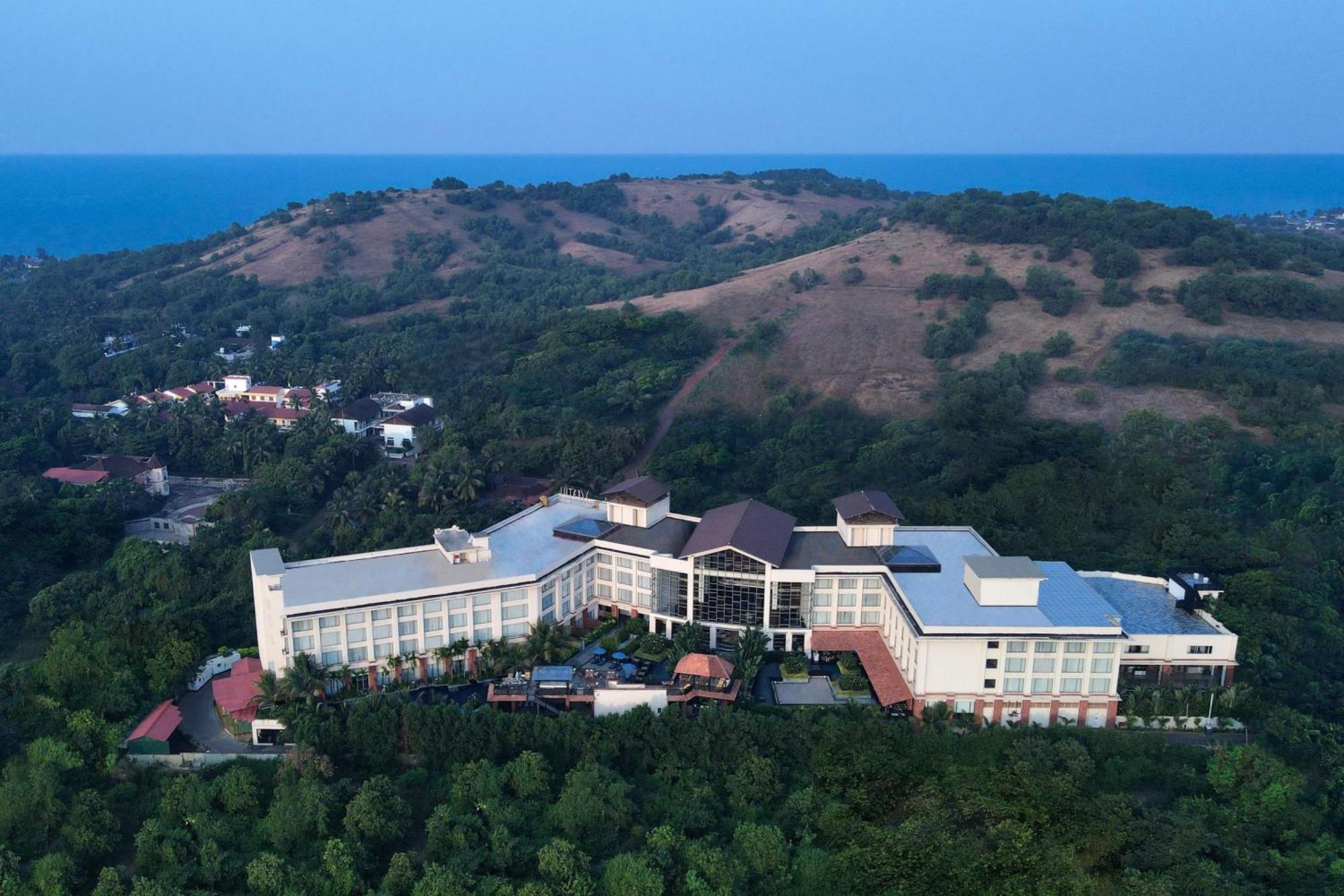 The Westin Goa Hotell Anjuna Exteriör bild